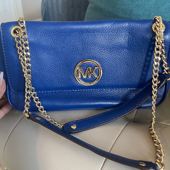 Michael Kors cross body - Picture 2 of 3